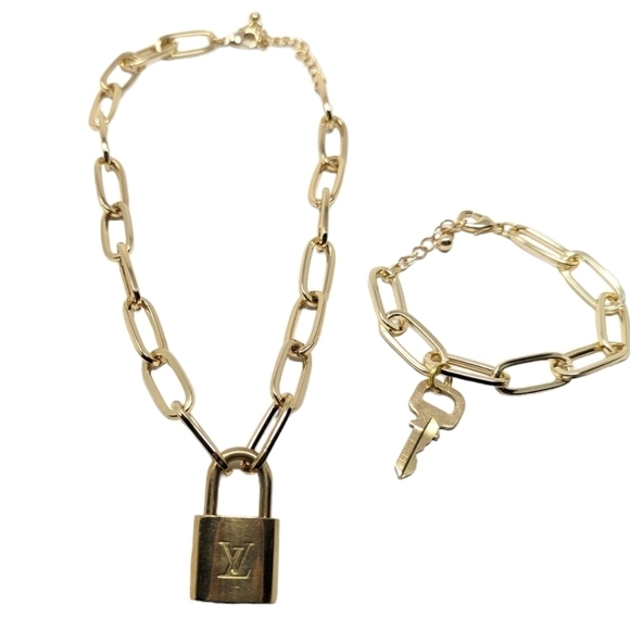 Authentic Louis Vuitton Padlock & Key Gold-Plated Paperclip Necklace & Bracelet - Picture 1 of 9